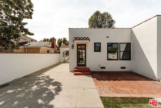 3936 Olmsted Avenue, Los Angeles, CA 90008
