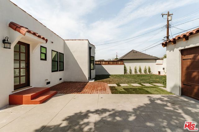 3936 Olmsted Avenue, Los Angeles, CA 90008