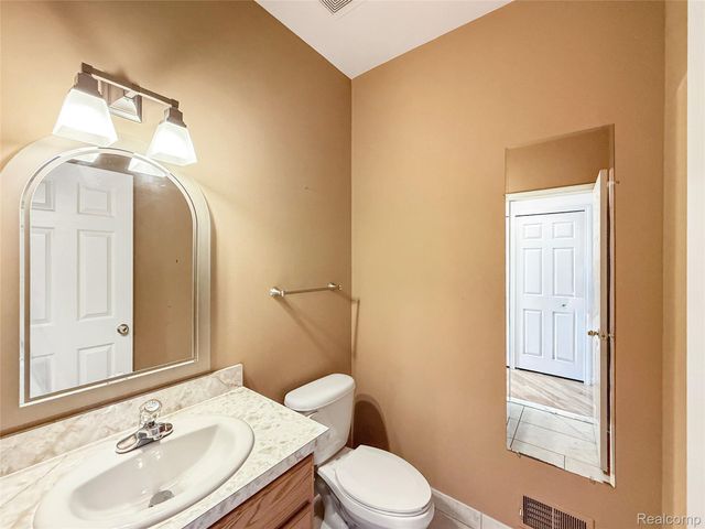 1400 Beaconsfield Avenue, Grosse Pointe Park, MI 48230