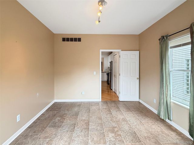 1400 Beaconsfield Avenue, Grosse Pointe Park, MI 48230