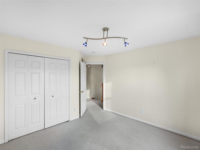 1400 Beaconsfield Avenue, Grosse Pointe Park, MI 48230