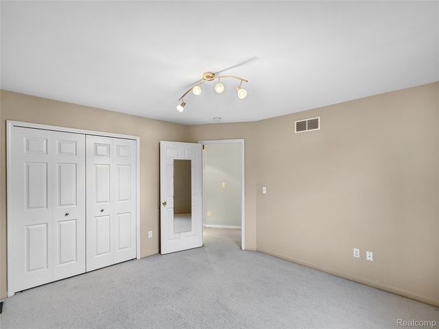 1400 Beaconsfield Avenue, Grosse Pointe Park, MI 48230