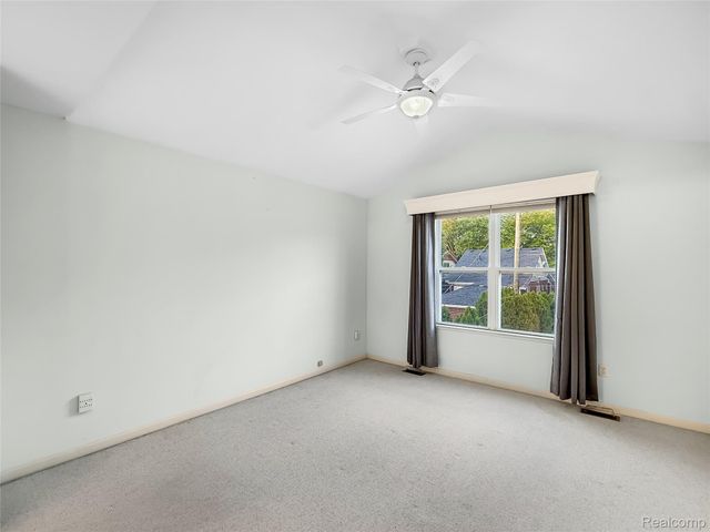 1400 Beaconsfield Avenue, Grosse Pointe Park, MI 48230