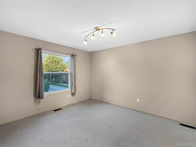 1400 Beaconsfield Avenue, Grosse Pointe Park, MI 48230