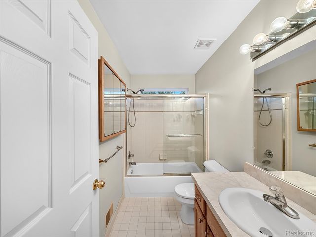 1400 Beaconsfield Avenue, Grosse Pointe Park, MI 48230
