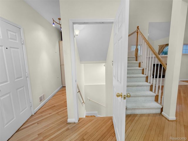 1400 Beaconsfield Avenue, Grosse Pointe Park, MI 48230