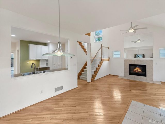 1400 Beaconsfield Avenue, Grosse Pointe Park, MI 48230
