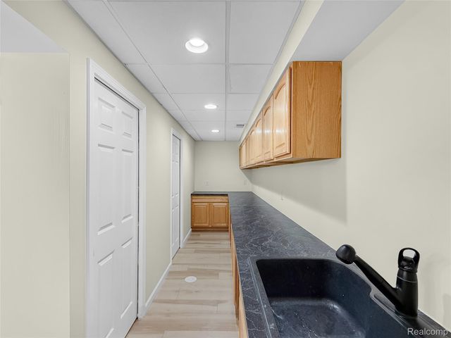 1400 Beaconsfield Avenue, Grosse Pointe Park, MI 48230