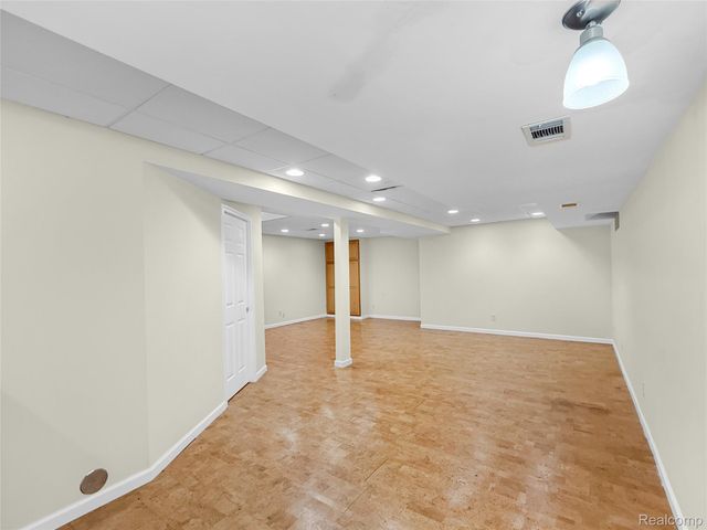 1400 Beaconsfield Avenue, Grosse Pointe Park, MI 48230