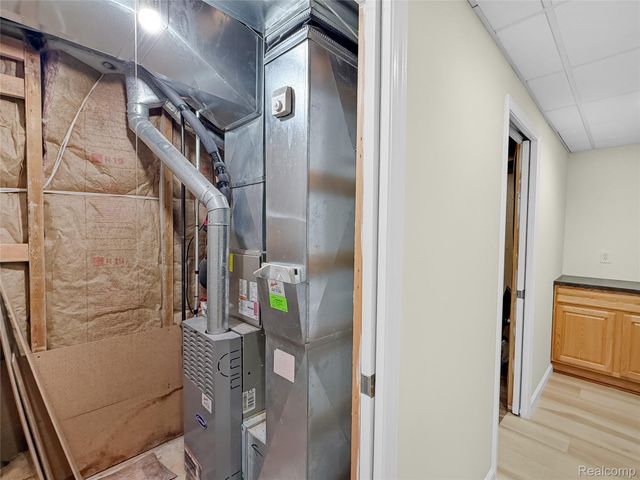 1400 Beaconsfield Avenue, Grosse Pointe Park, MI 48230
