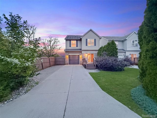 1400 Beaconsfield Avenue, Grosse Pointe Park, MI 48230