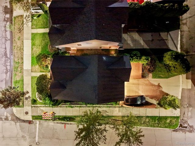 1400 Beaconsfield Avenue, Grosse Pointe Park, MI 48230
