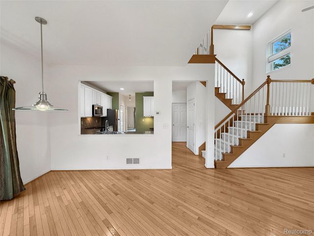 1400 Beaconsfield Avenue, Grosse Pointe Park, MI 48230