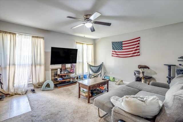 5213 E 20th St N, Wichita, KS 67208