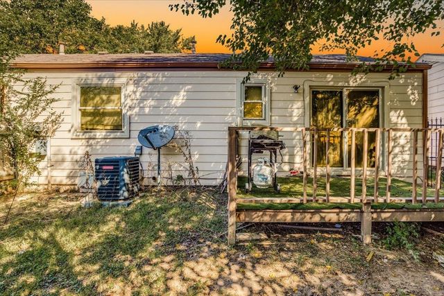 5213 E 20th St N, Wichita, KS 67208