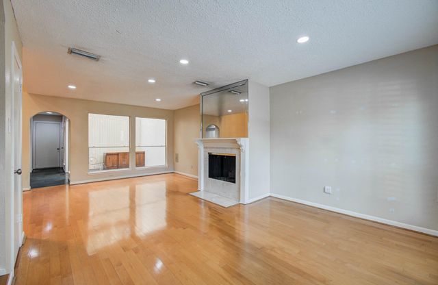 5230 Woodlawn Place 11, Bellaire, TX 77401