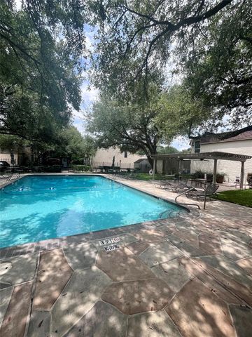 5230 Woodlawn Place 11, Bellaire, TX 77401