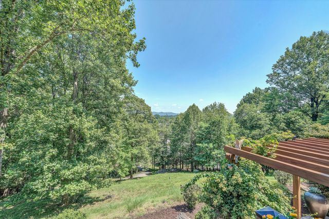 5651 Spring Meadow DR, Roanoke, VA 24018