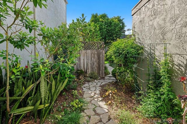 10865 MACOUBA PLACE, San Diego, CA 92124