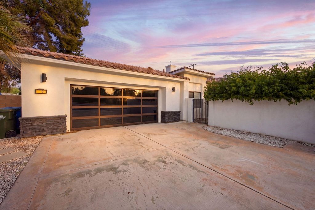 Image 1 of property listing at 2800 E Vista Chino, Palm Springs, CA 92262