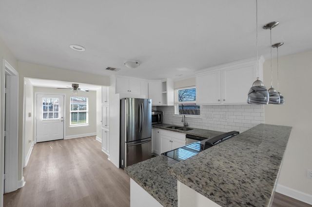 632 E 38th Street, Houston, TX 77022