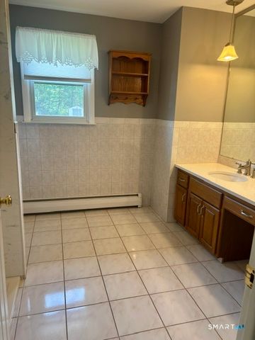 129 Oldham Avenue, Waterbury, CT 06705