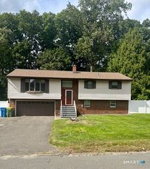 129 Oldham Avenue, Waterbury, CT 06705
