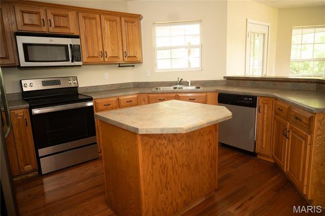 109 Summit Pass, Waynesville, MO 65583