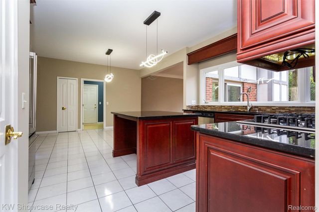 30950 Bruce Lane, Franklin Village, MI 48025