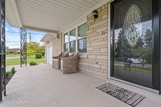 7028 Uranus Dr, Louisville, KY 40258