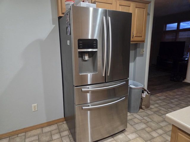 215 THEUNIS DRIVE, Wrightstown, WI 54180