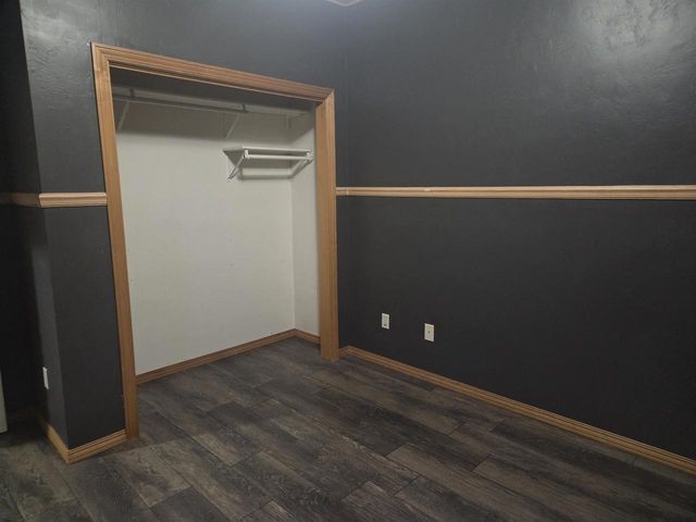 215 THEUNIS DRIVE, Wrightstown, WI 54180