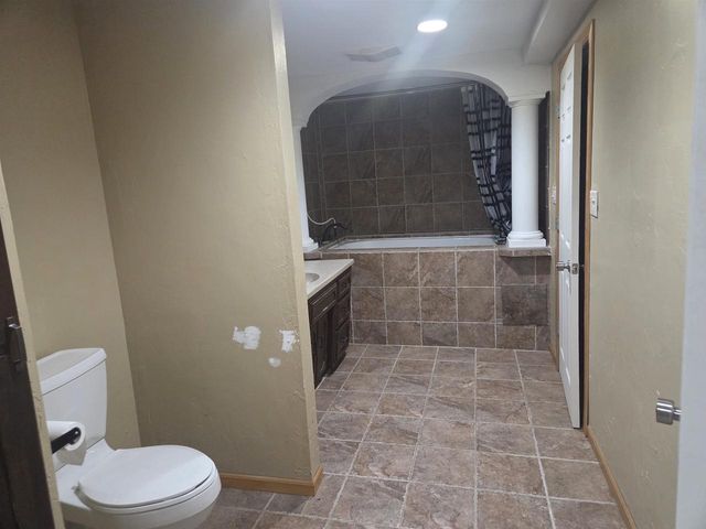 215 THEUNIS DRIVE, Wrightstown, WI 54180