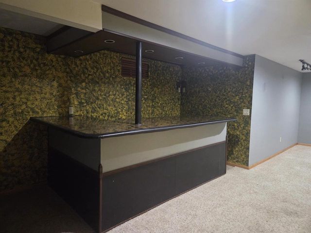 215 THEUNIS DRIVE, Wrightstown, WI 54180