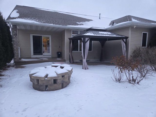 215 THEUNIS DRIVE, Wrightstown, WI 54180