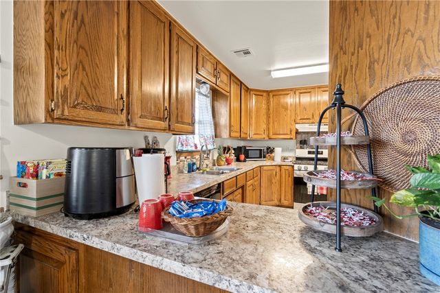 1651 W Highway 12, Gentry, AR 72734