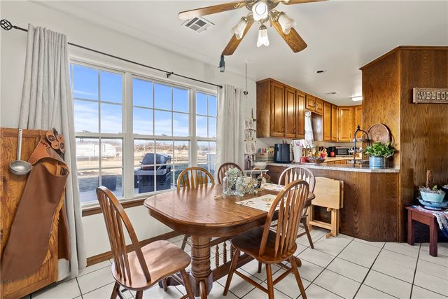 1651 W Highway 12, Gentry, AR 72734