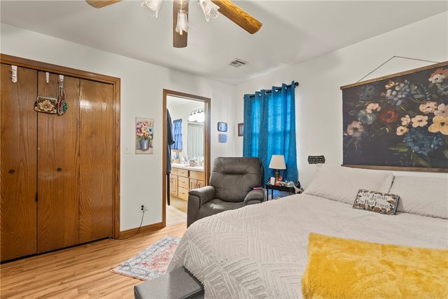 1651 W Highway 12, Gentry, AR 72734