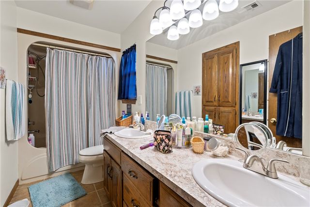 1651 W Highway 12, Gentry, AR 72734