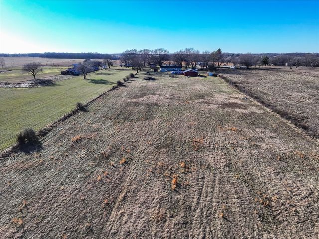 1651 W Highway 12, Gentry, AR 72734