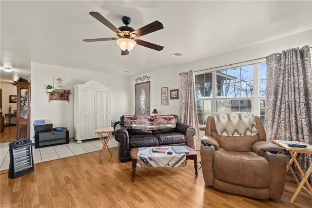 1651 W Highway 12, Gentry, AR 72734