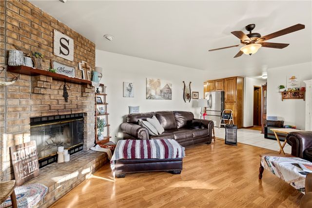 1651 W Highway 12, Gentry, AR 72734