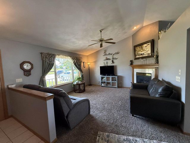 420 LONGWOOD LANE, Wrightstown, WI 54180
