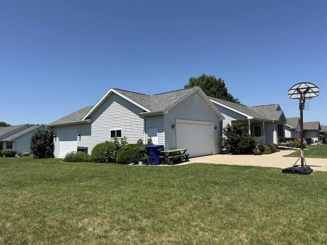 420 LONGWOOD LANE, Wrightstown, WI 54180