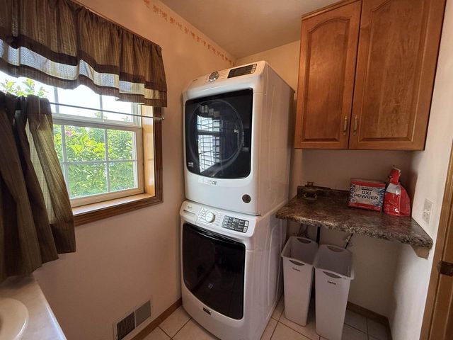 420 LONGWOOD LANE, Wrightstown, WI 54180