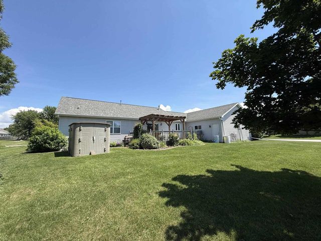 420 LONGWOOD LANE, Wrightstown, WI 54180