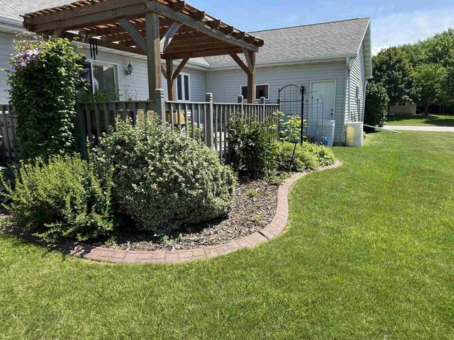 420 LONGWOOD LANE, Wrightstown, WI 54180