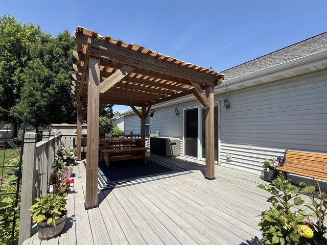 420 LONGWOOD LANE, Wrightstown, WI 54180