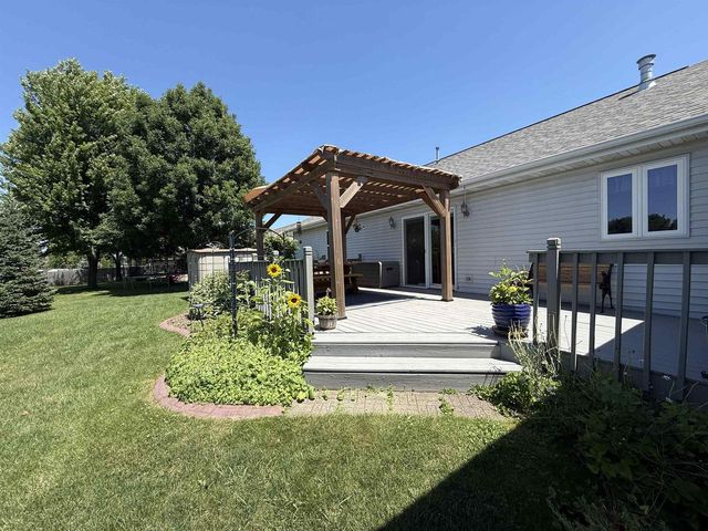 420 LONGWOOD LANE, Wrightstown, WI 54180