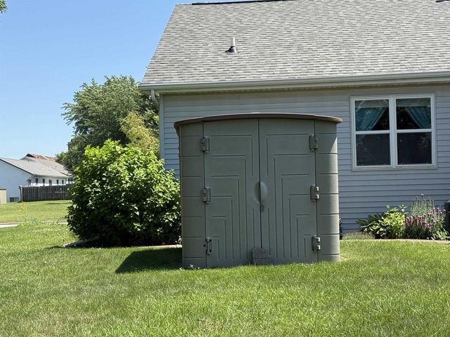 420 LONGWOOD LANE, Wrightstown, WI 54180